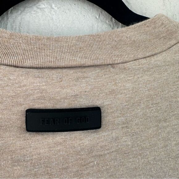 FEAR OF GOD Essentials Tee Shirt Men Large Oversized Beige - Picture 8 of 10